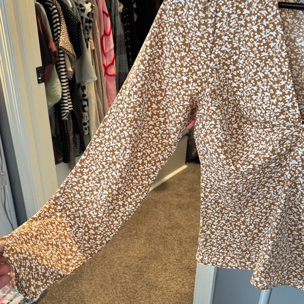 Brown Floral V-Neck Long-Sleeve Top - Picture 5 of 7
